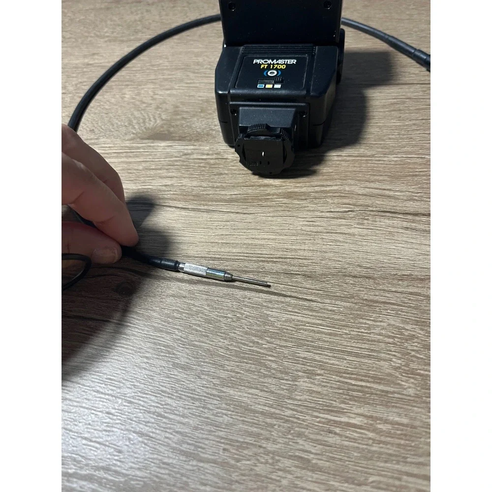 Promaster FT 1700 Automatic Thyristor Bounce Flash Camera Speedlight NOT TESTED‎